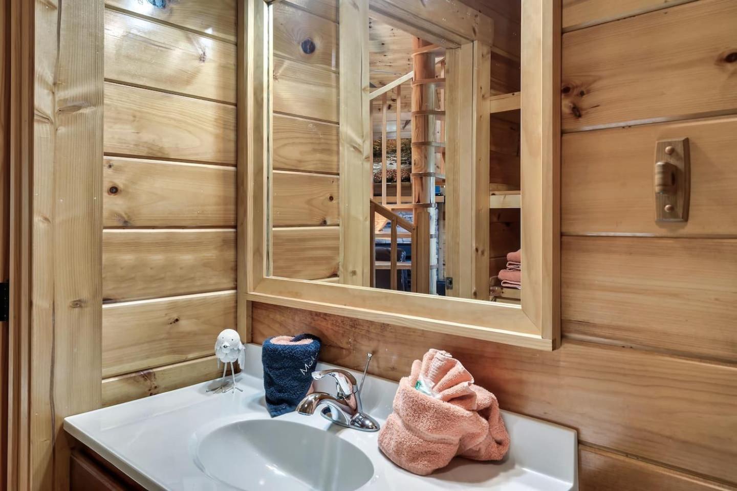 Mountain View Family Cabin W Game Room & Pool Sevierville Luaran gambar